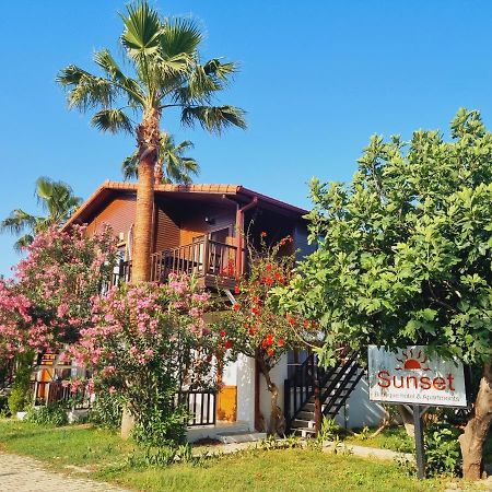 Sunset Boutique Hotel & Apartments Чирали Экстерьер фото