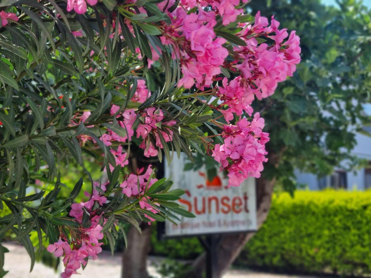 Sunset Boutique Hotel & Apartments Чирали Экстерьер фото