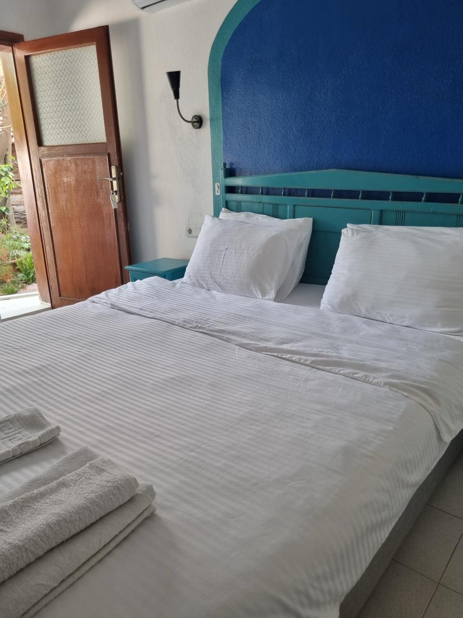 Sunset Boutique Hotel & Apartments Чирали Номер фото