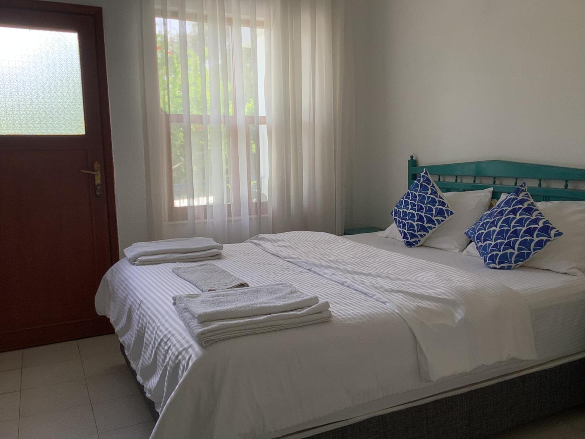 Sunset Boutique Hotel & Apartments Чирали Номер фото